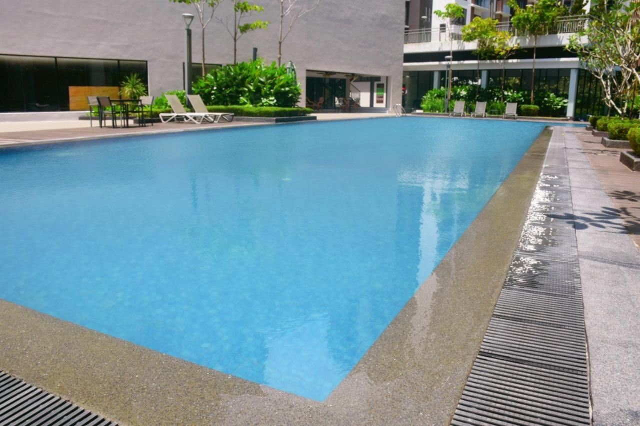 Apartment Pool View Family 2bedrooms Free Wifi 8pax Midhill *