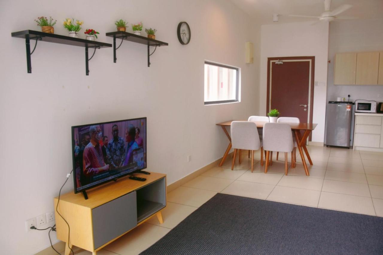 Pool View Family 2bedrooms Free Wifi 8pax Midhill